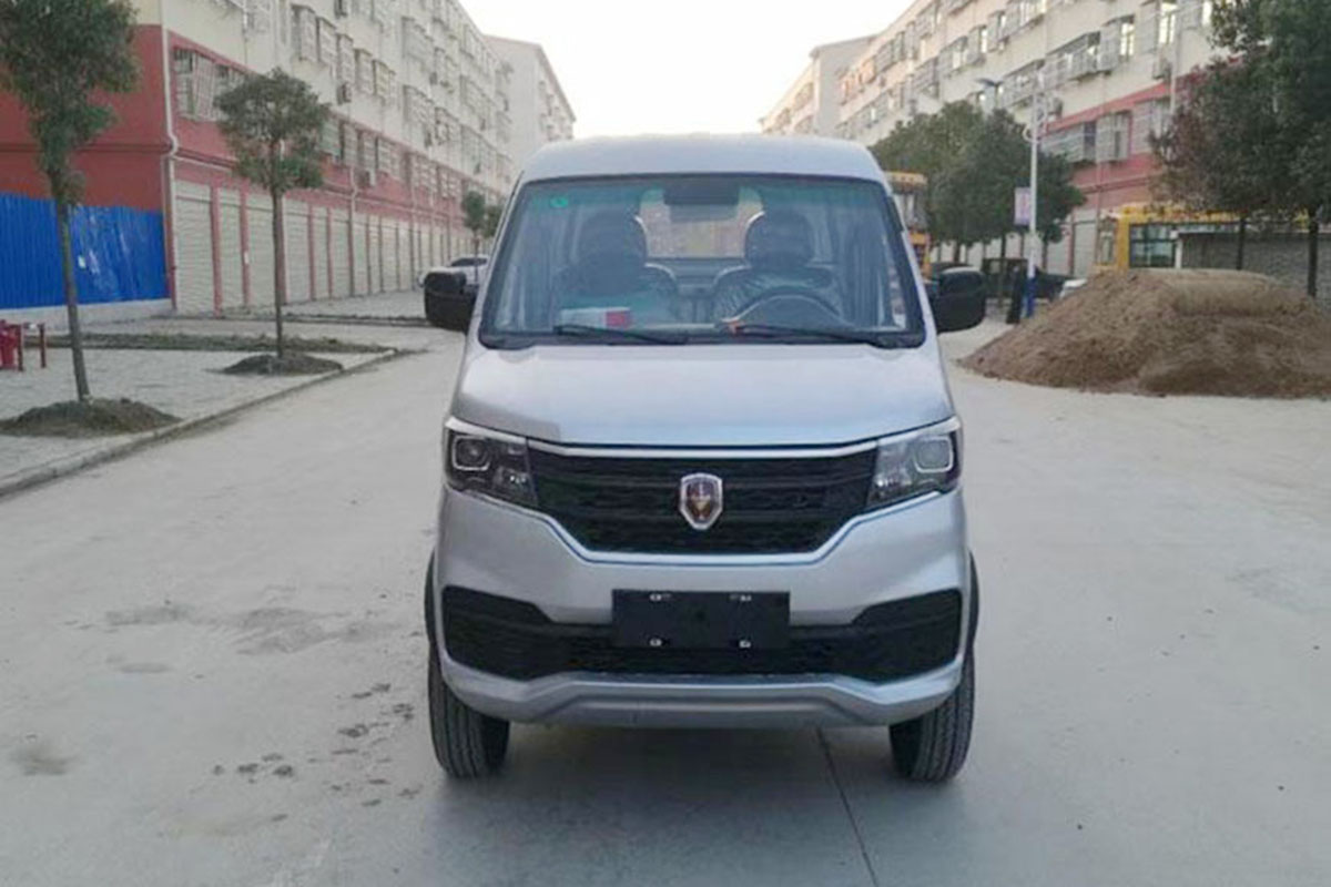 金杯3方勾臂垃圾清运车